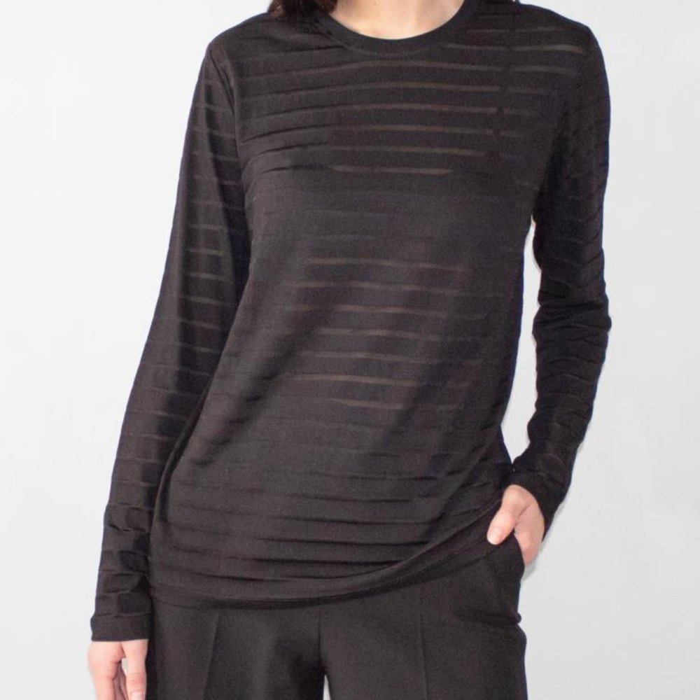 ⭐️5/$20 The Flat Iron T Black Striped Long Sleeve Size Medium